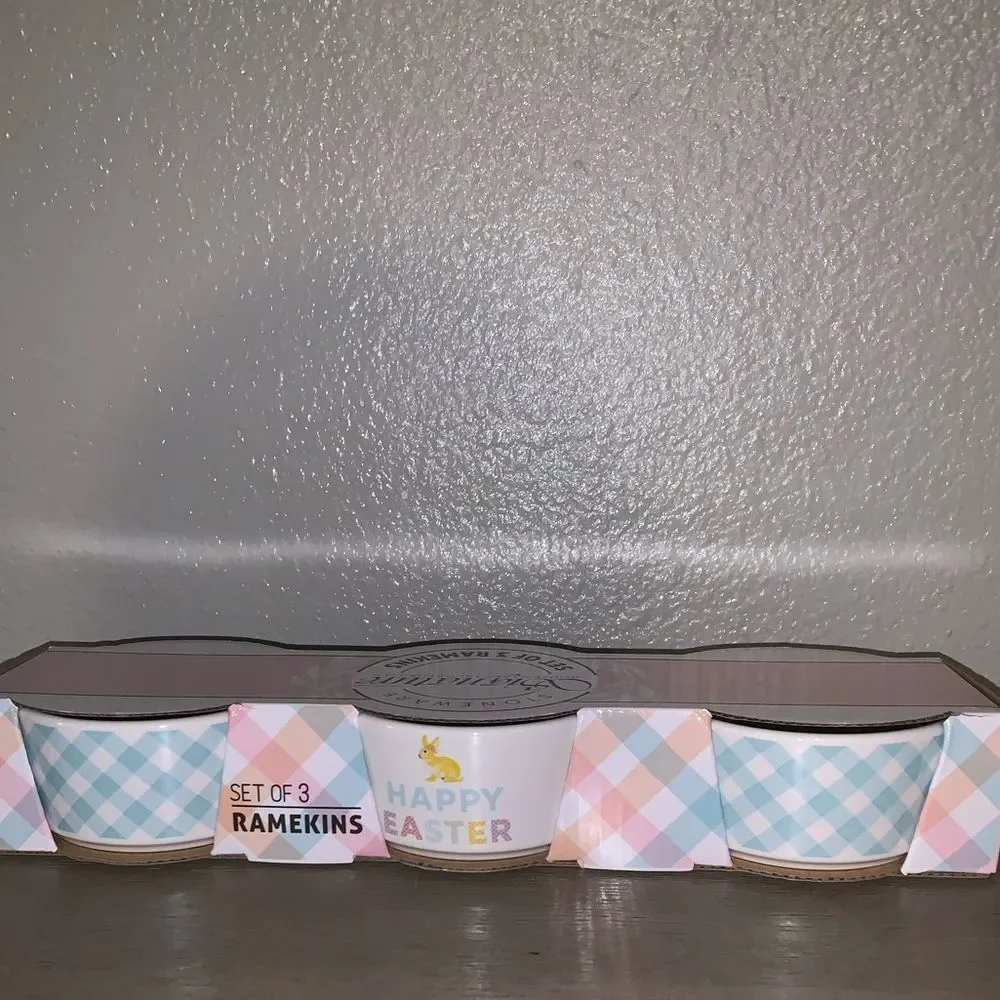 NWT Vintage Set of Three Easter Ramekins Set